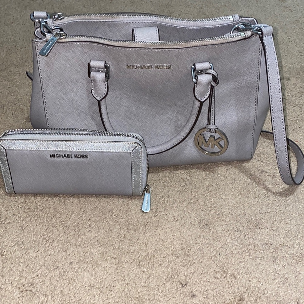 Grey Michael Kors bag and matching wallet
